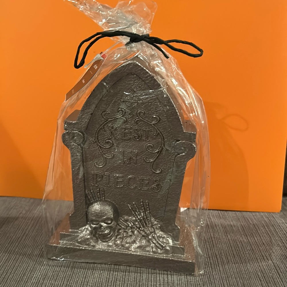 Bleeding Candle Tomb Stone NEW